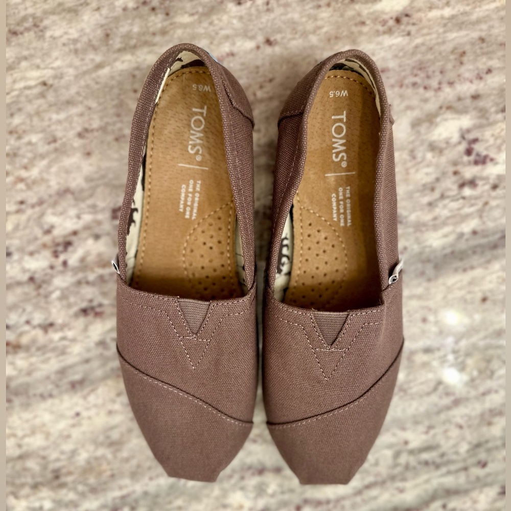 Women’s Brown Toms Size 6.5